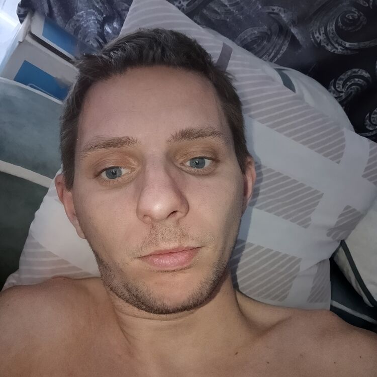  48642933  Anton, 29 ,    