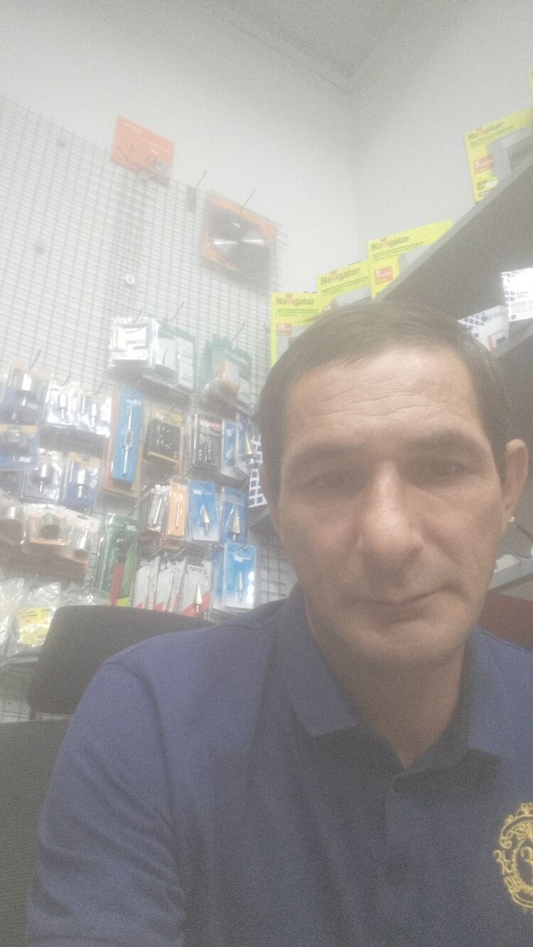  43056783  Lyova, 43 ,    