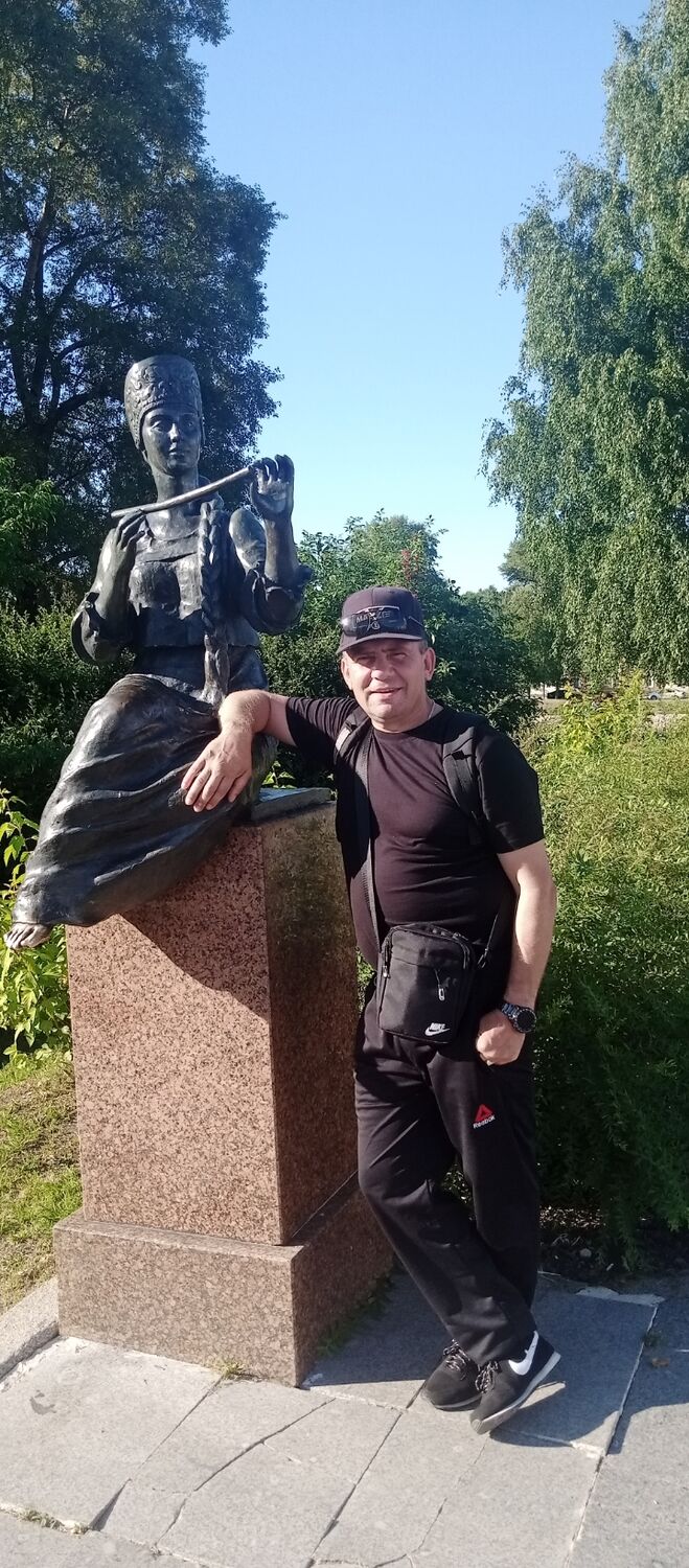  49162803  Iosif, 48 ,    