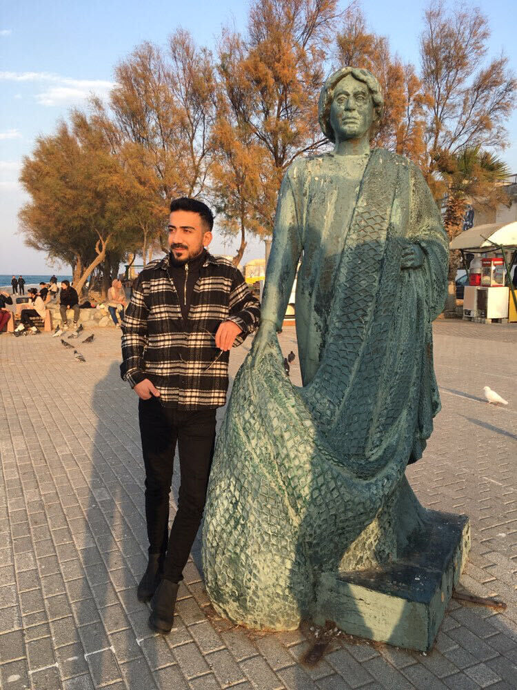  39221833  Mahmut, 27 ,    