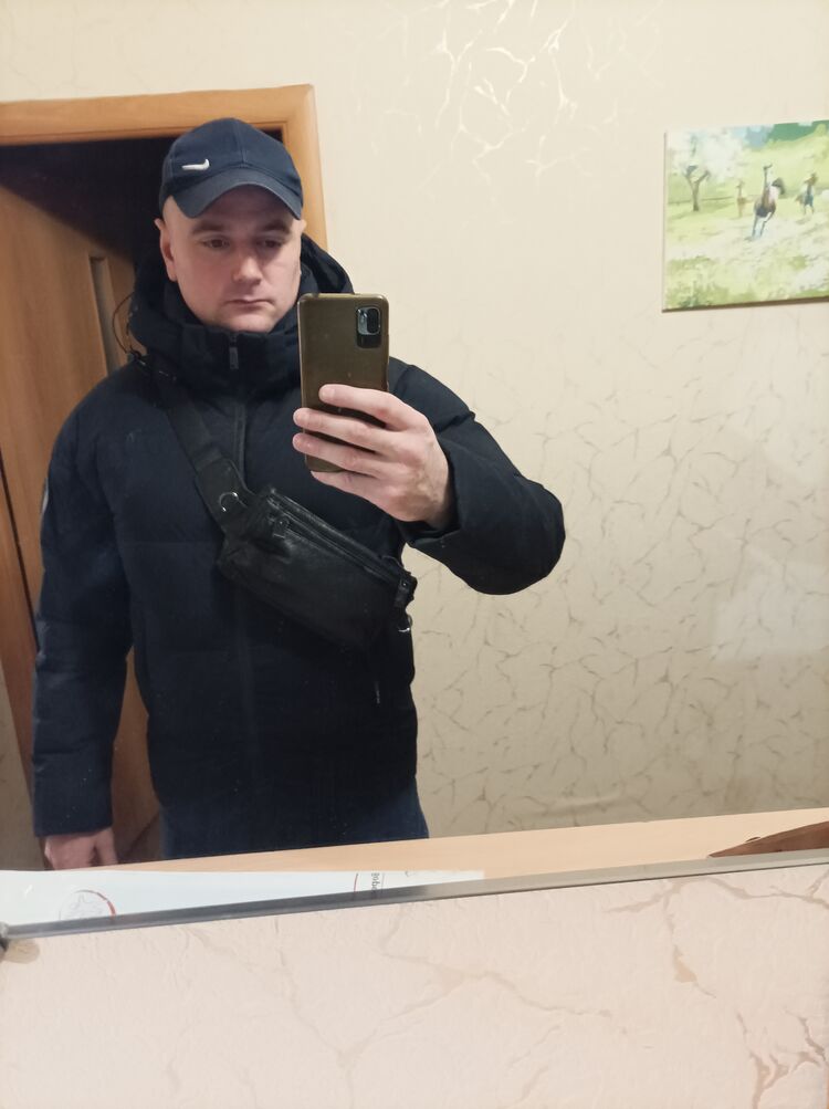  52569813  , 37 ,    