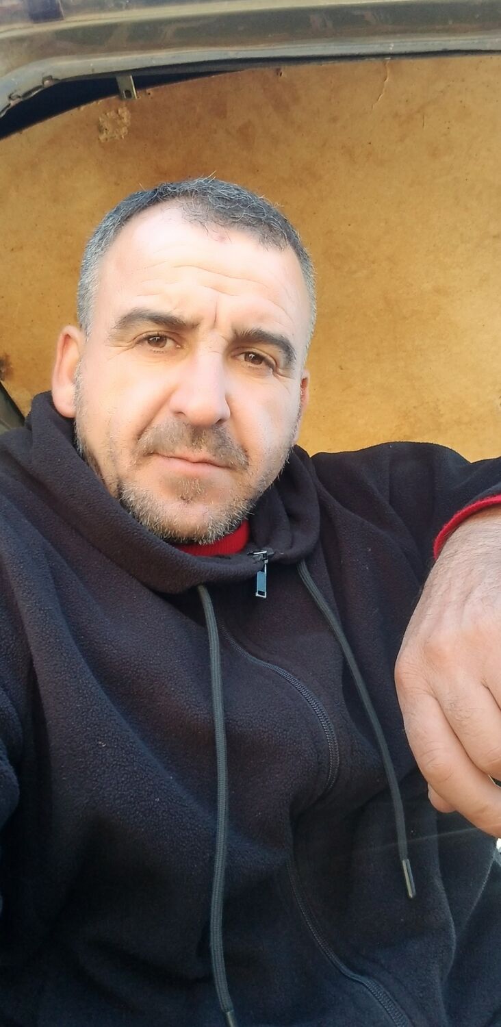  49551893  Joni, 44 ,    