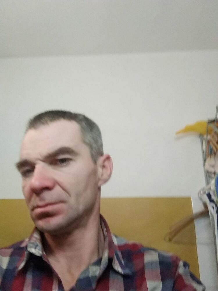  ,   Robert, 48 ,   