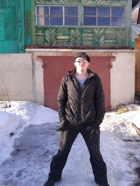  ,   Stas, 32 ,   