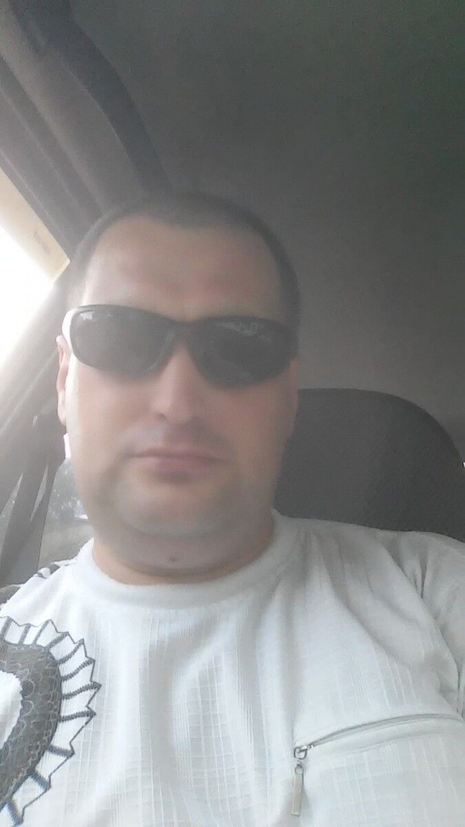  ,   Leon, 45 ,  