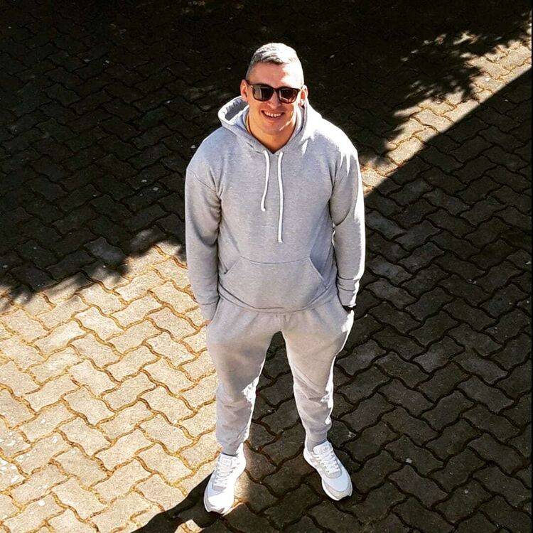  33713943  , 33 ,    