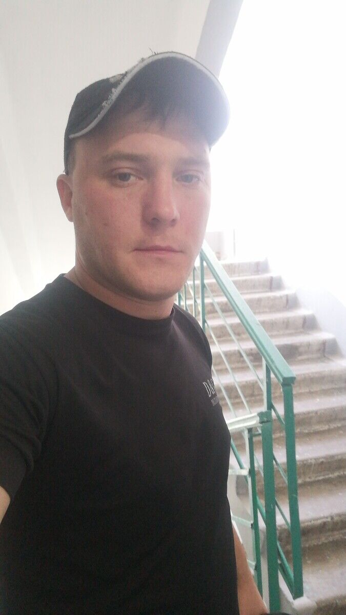 21228523  Nikita, 33 ,    