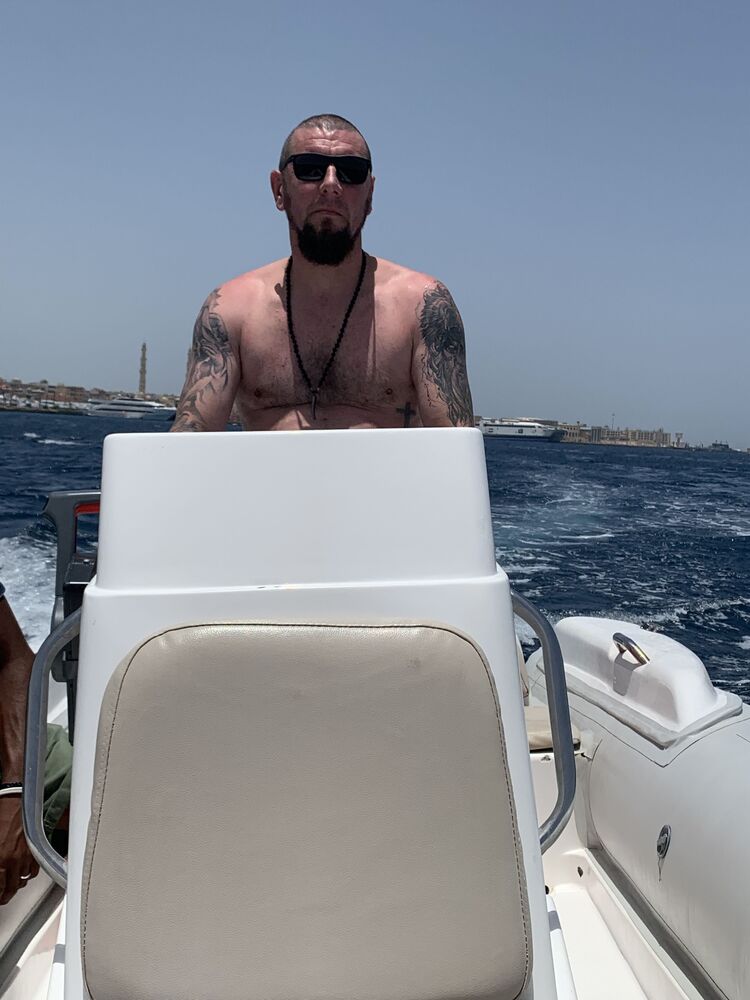  30855983  Ivan, 41 ,    Praha