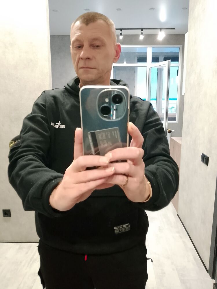  48447733  Sergeij s, 46 ,    