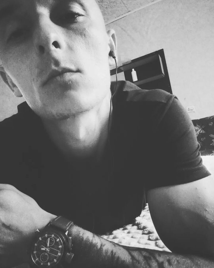  36772753  Igor, 29 ,    