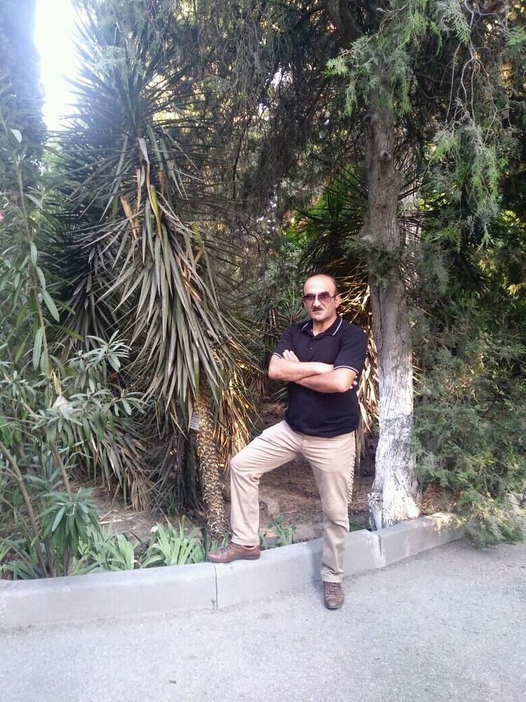  39689023  Ceyhun, 51 ,    