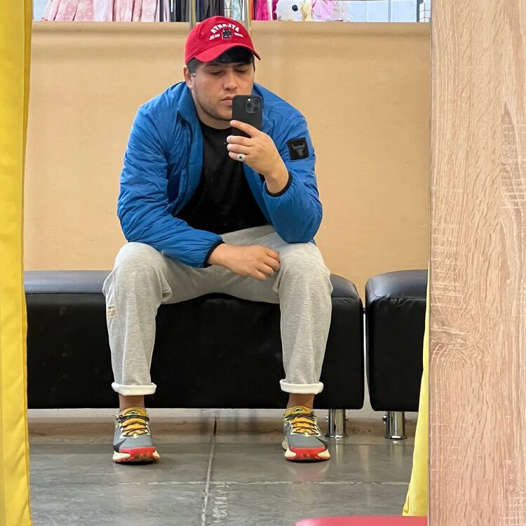  54730033  Borz, 28 ,    