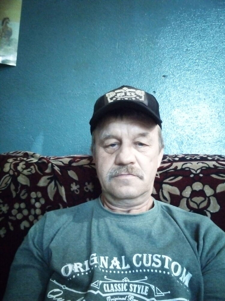  21468903  Wiktor, 62 ,    