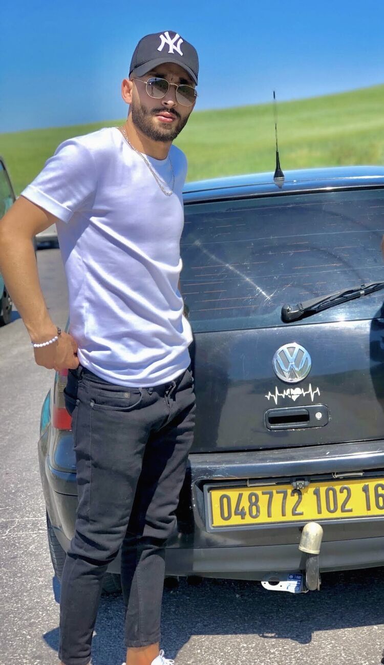 49723293  Salah, 25 ,    -