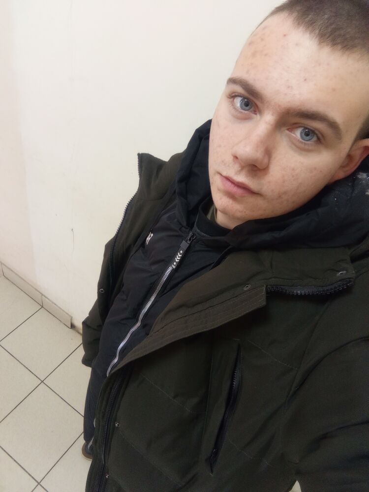  42501333  Vladislav, 21 ,    