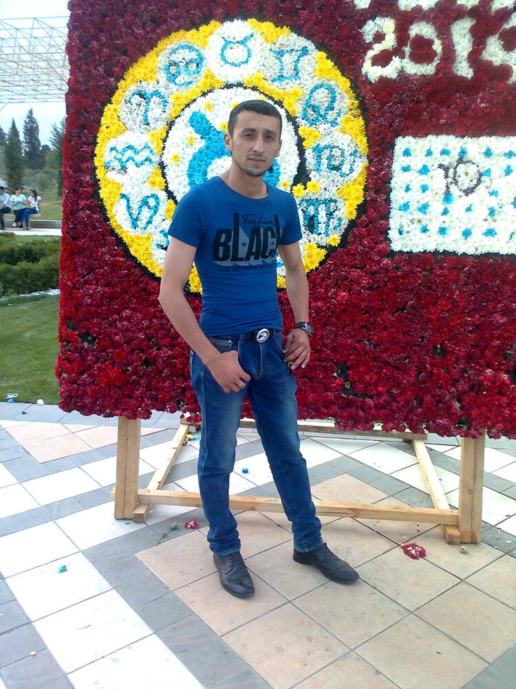  4377923  Tofiq, 31 ,    