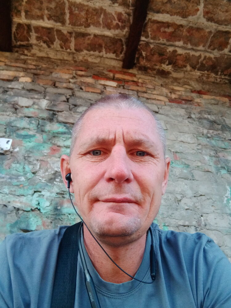  37597433  , 44 ,    