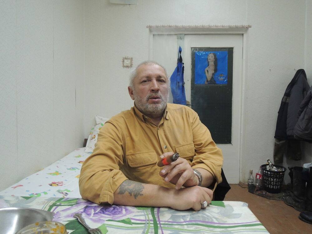  5794903  Alecksandr, 73 ,    