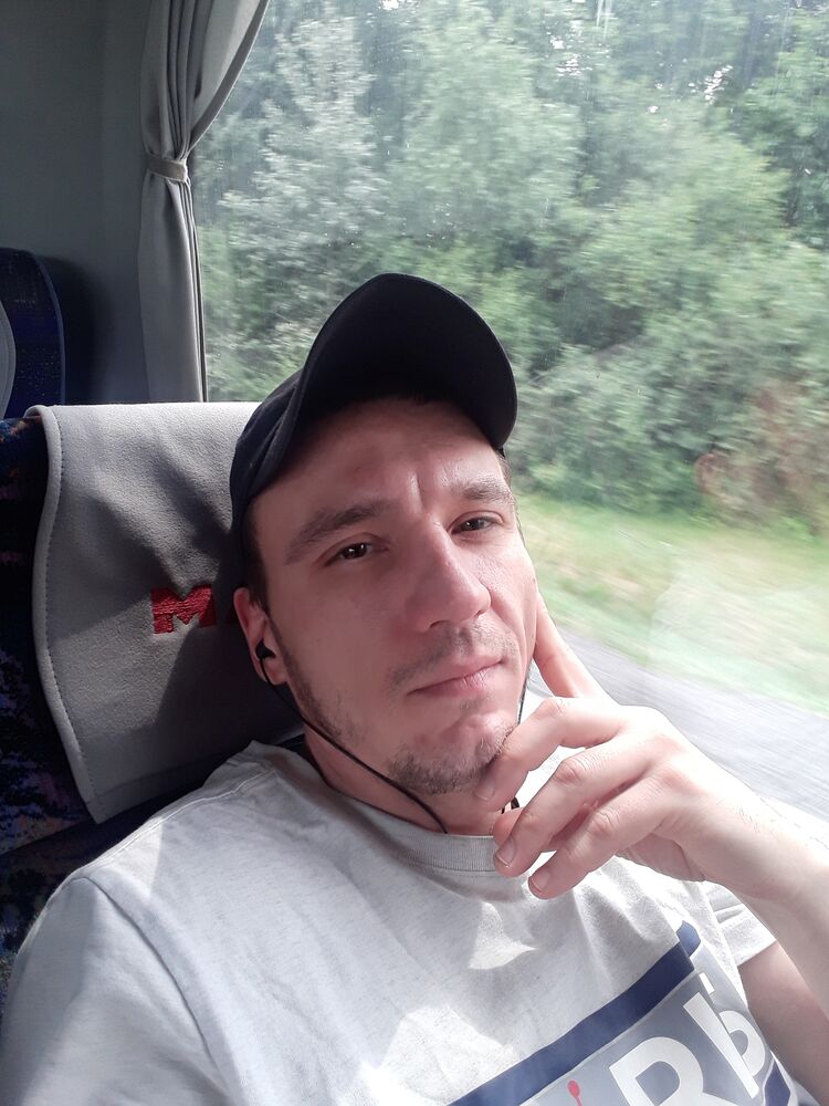  44849703  Yevhenii, 36 ,    