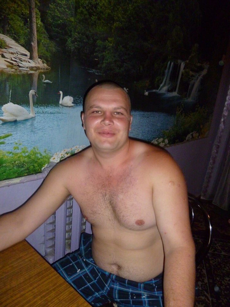  6114223  Viktor, 33 ,    