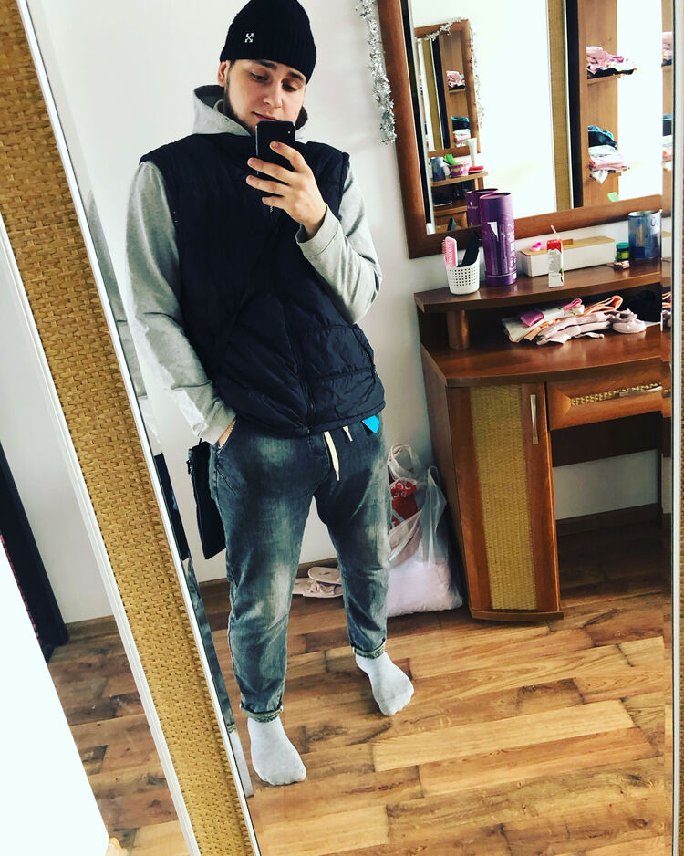  ,   Maks, 22 ,   , 