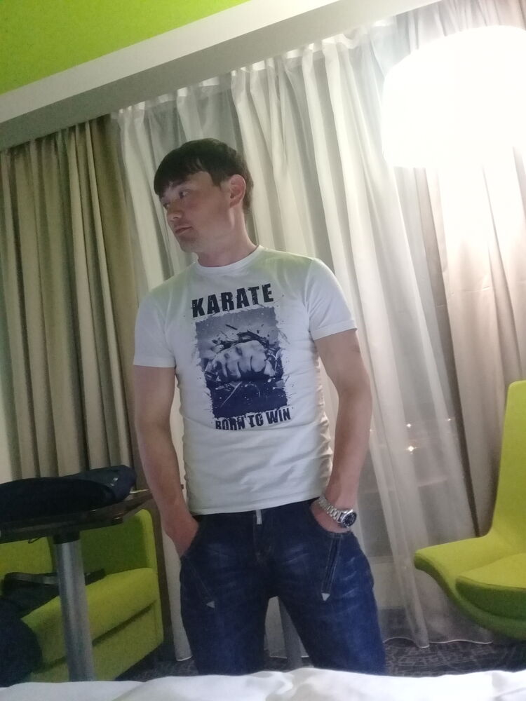  32016383  Nuriddin, 32 ,    -