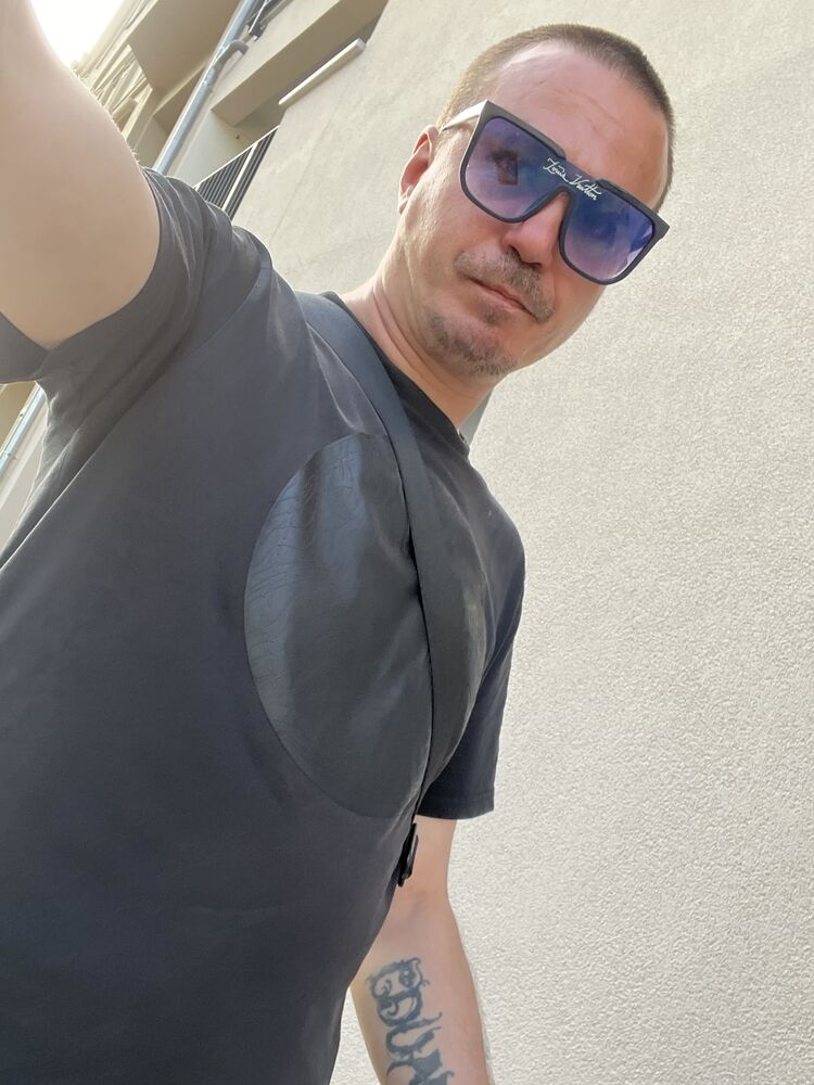  51775933  Eduard, 31 ,    Arnstadt