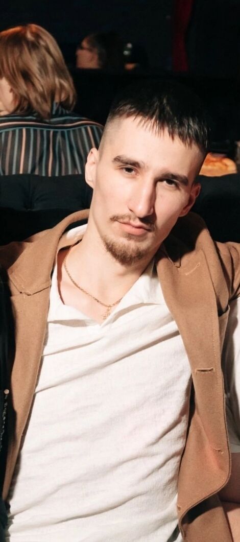  48098423  Mikhail, 30 ,    