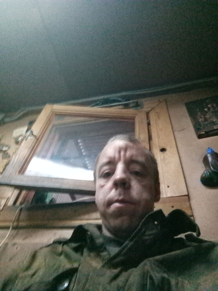  13700583  Alecsei, 42 ,    