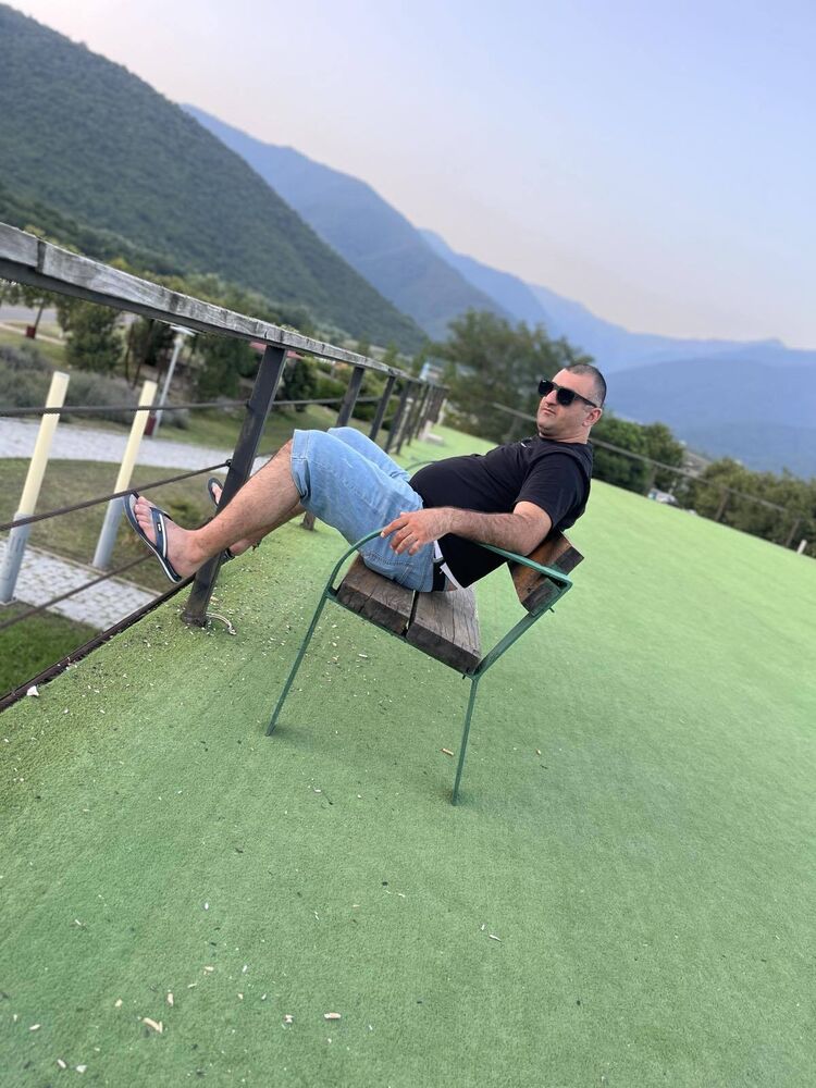  ,   Gruzin, 33 ,   ,   , c , 