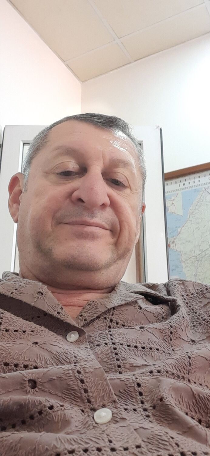  45493513  Fuad, 61 ,    