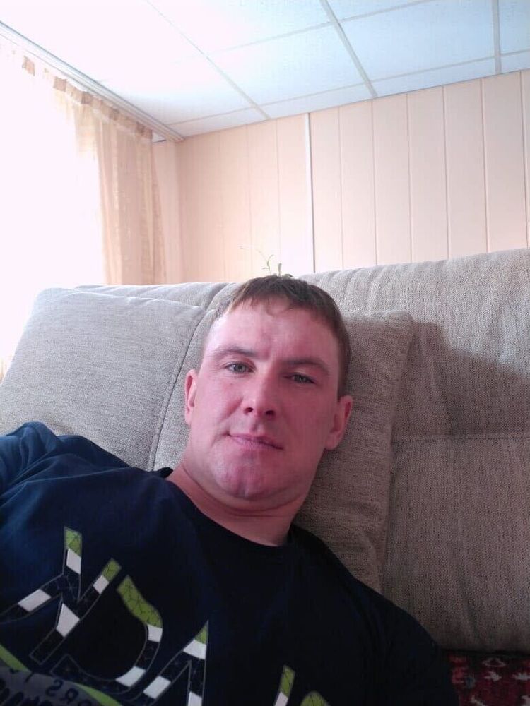  36238893  Pavel, 33 ,    