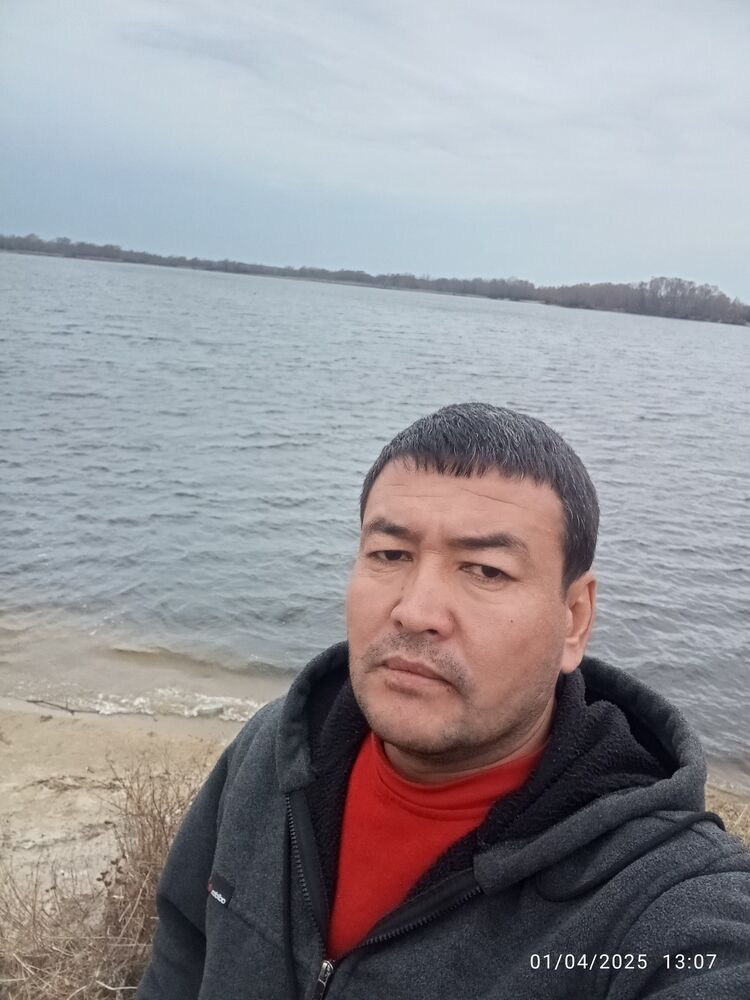  53251473  Jurabek, 35 ,    