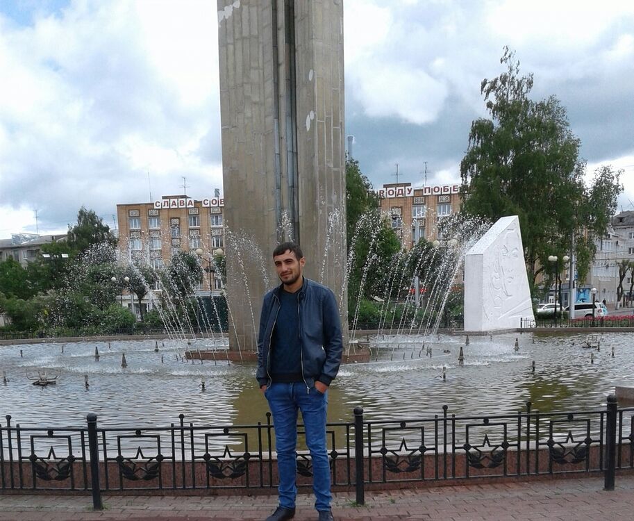  9840223  Slavik, 31 ,    