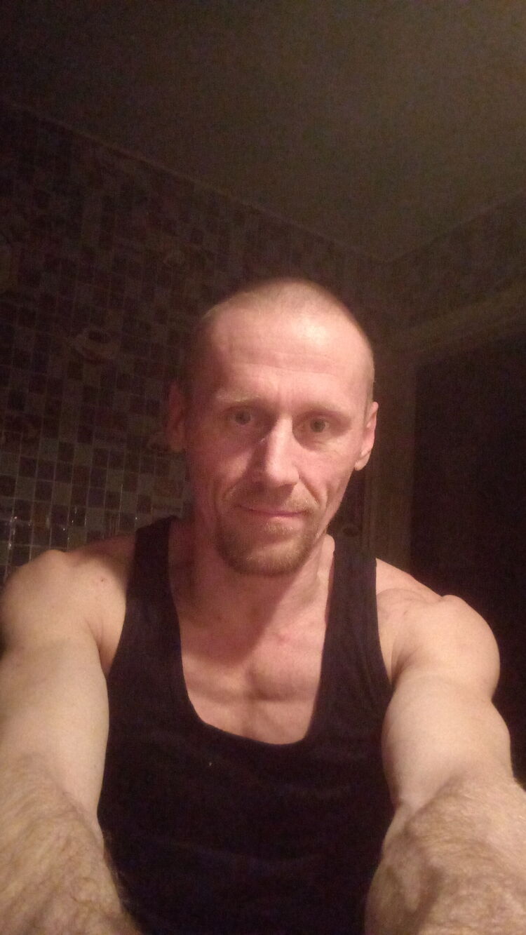  33089023  Alex, 44 ,    
