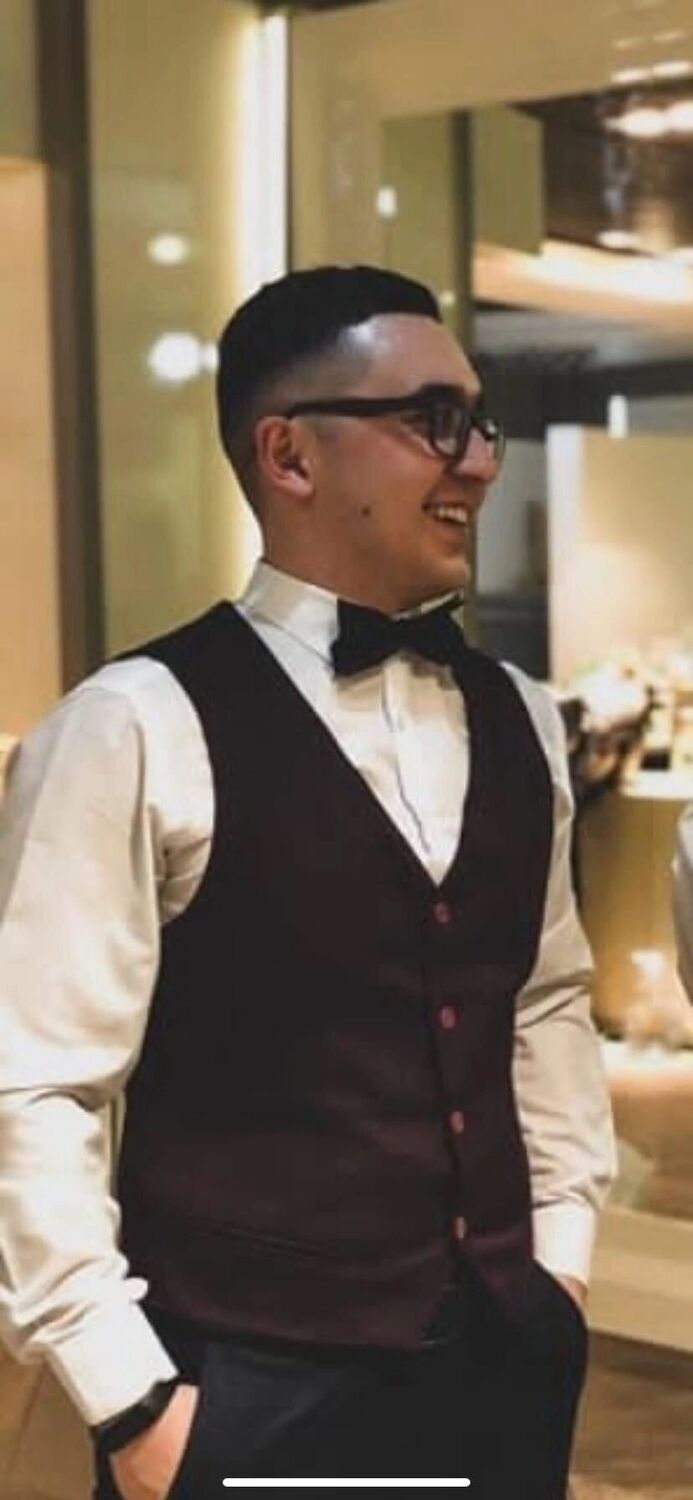  31640693  Beka, 27 ,    