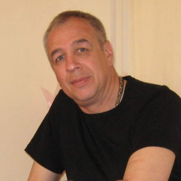  44061063  Konstantin, 57 ,    