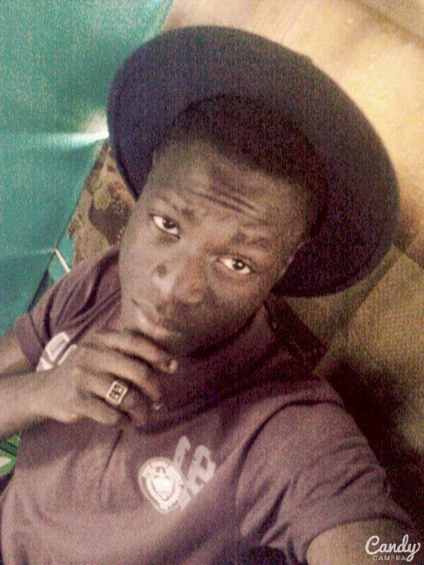  26967723  Roland, 27 ,    