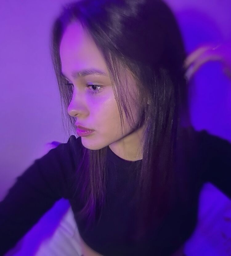  46571583  , 21 ,    