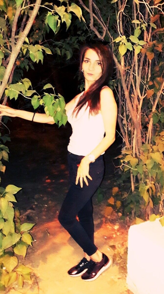  11437553  Milana, 41 ,    