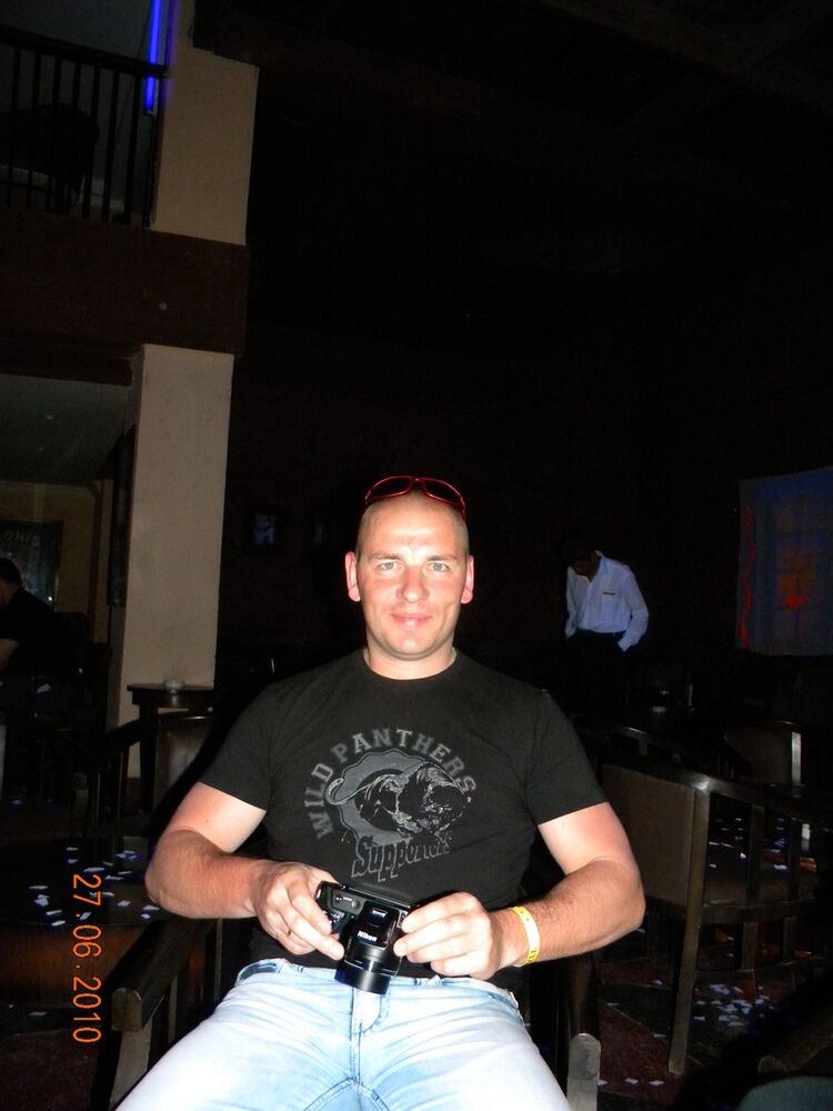  ,   Sergejus, 44 ,   ,   , c 