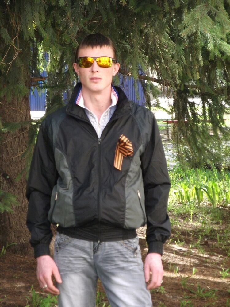  20546773  Vladislav, 32 ,    
