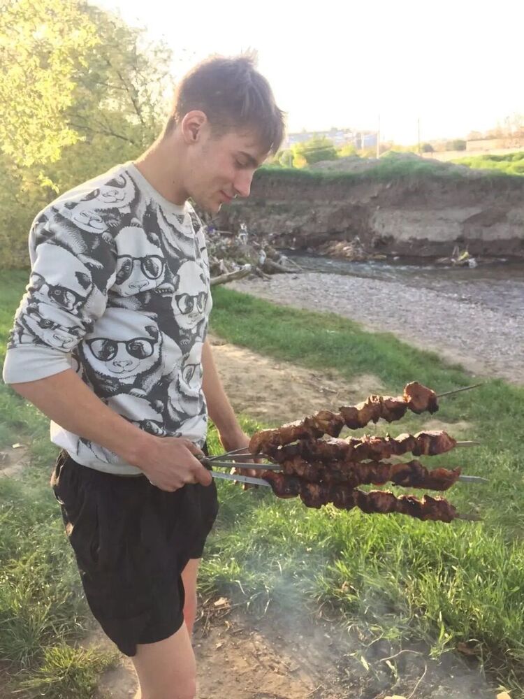  27569453  Arkady, 25 ,    