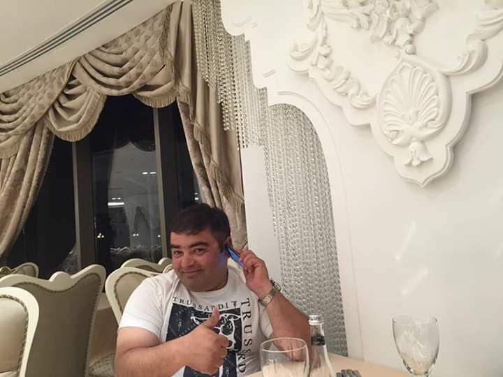  18577533  Zaur, 41 ,    