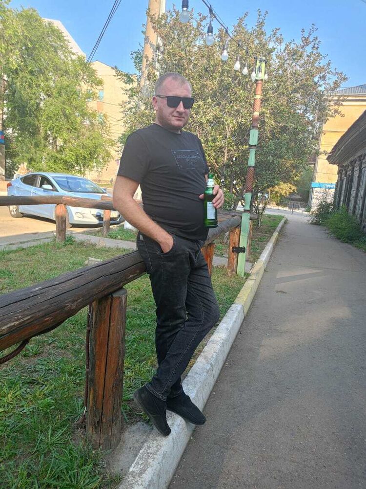  47235413  Artem, 37 ,    