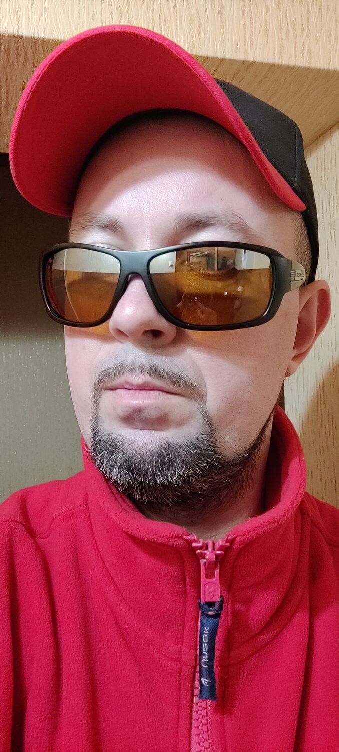  33563133  Slavik, 44 ,    
