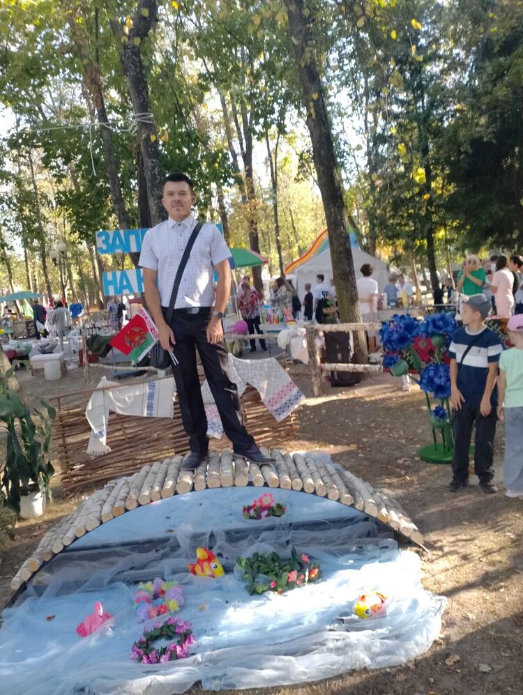 48060563  , 30 ,    