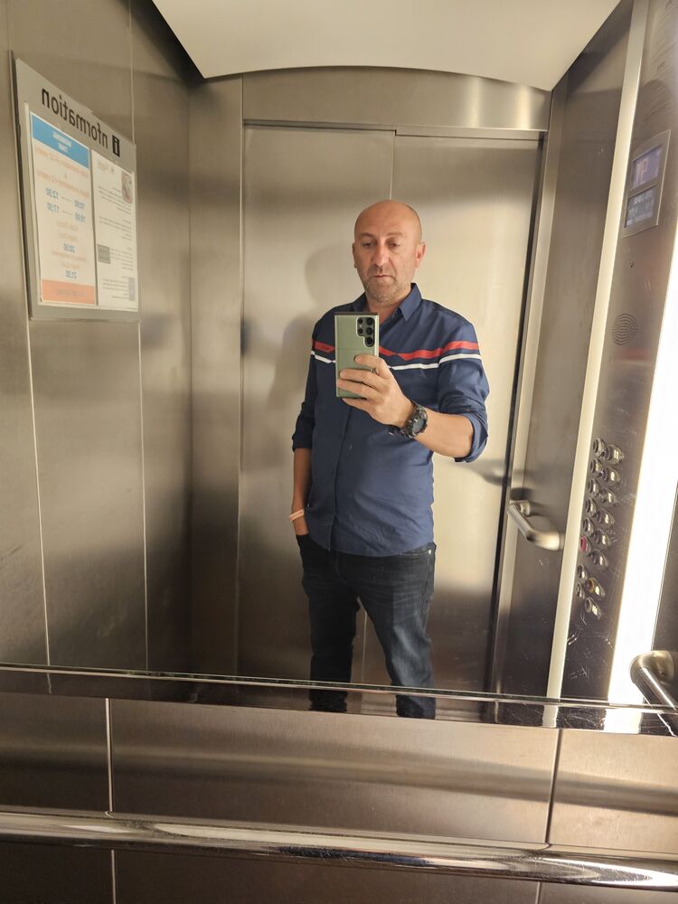  ,   Valeri, 46 ,   ,   