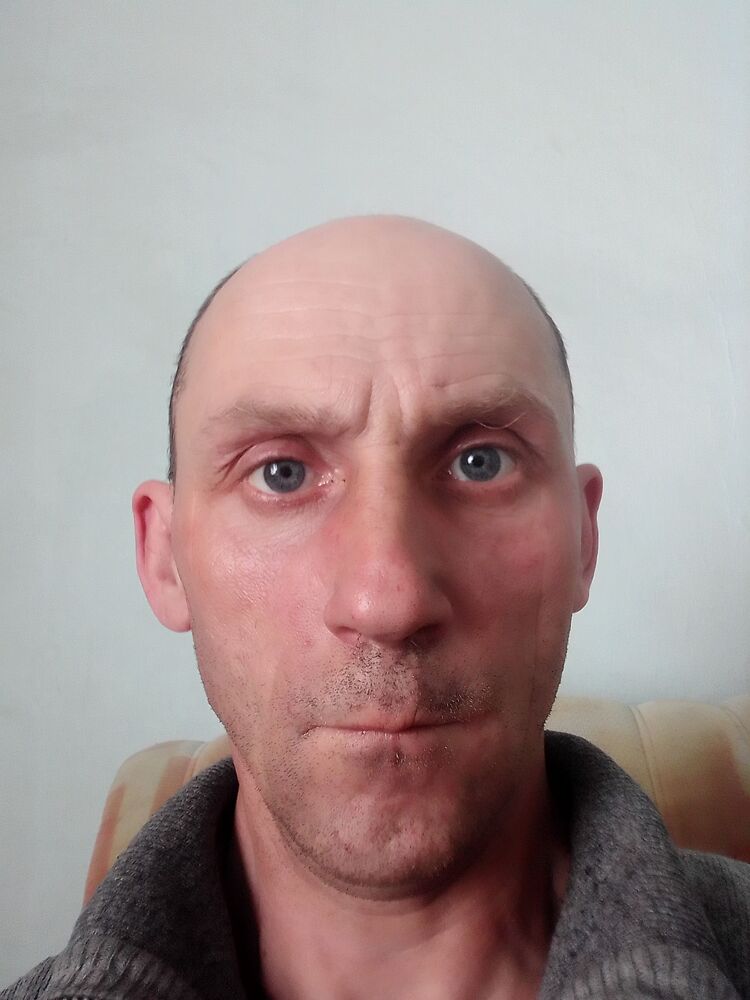  22774213  Stanislav, 44 ,    