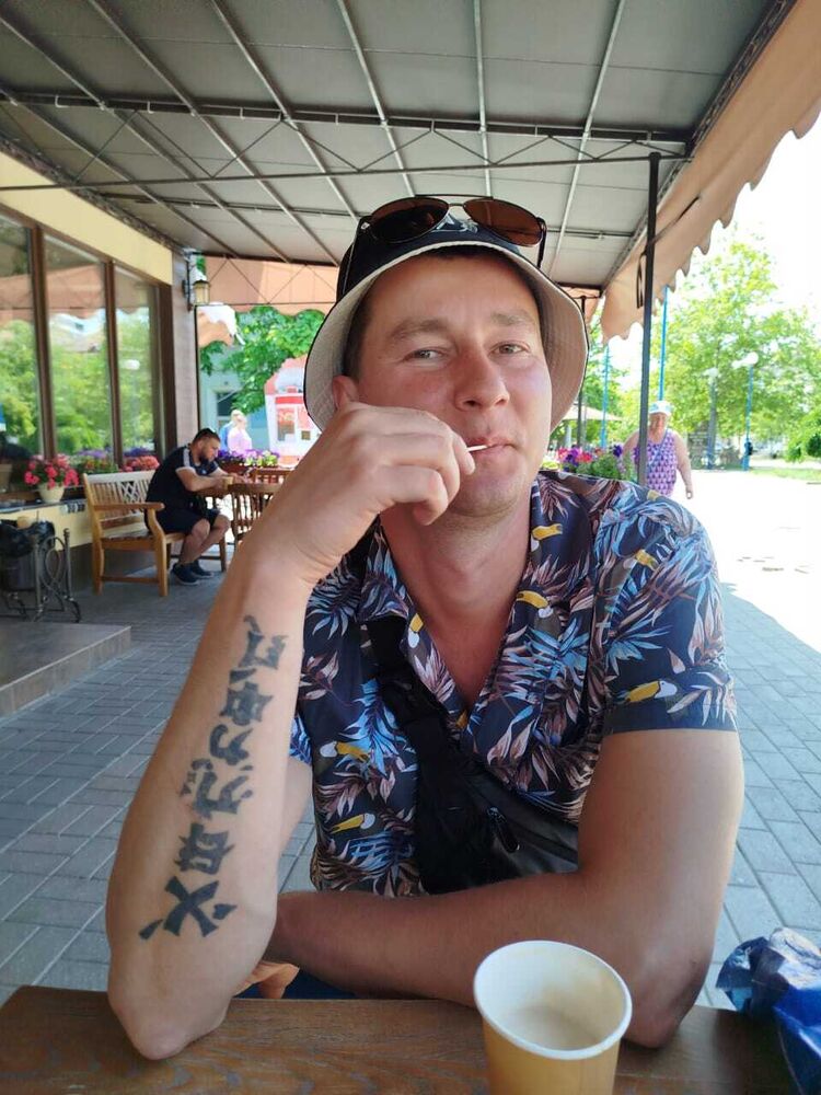  54676023  , 37 ,    --